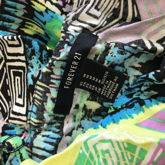 FOREVER 21 PRINTED ROMPER SIZE MEDIUM - Picture 4 of 5
